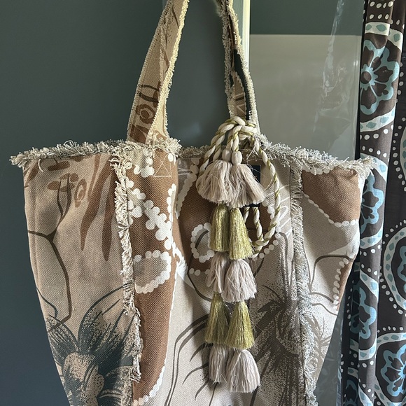 Artisan Fringed Tote Bag - Brown and Cream - Picture 2 of 11